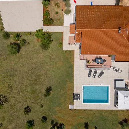 Tamara By Istrialux * Loborika