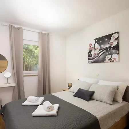 Tamara By Istrialux Loborika