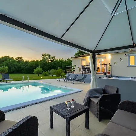 Tamara By Istrialux Villa *