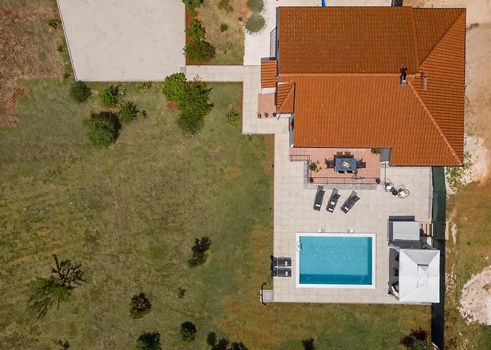 Tamara By Istrialux * Loborika