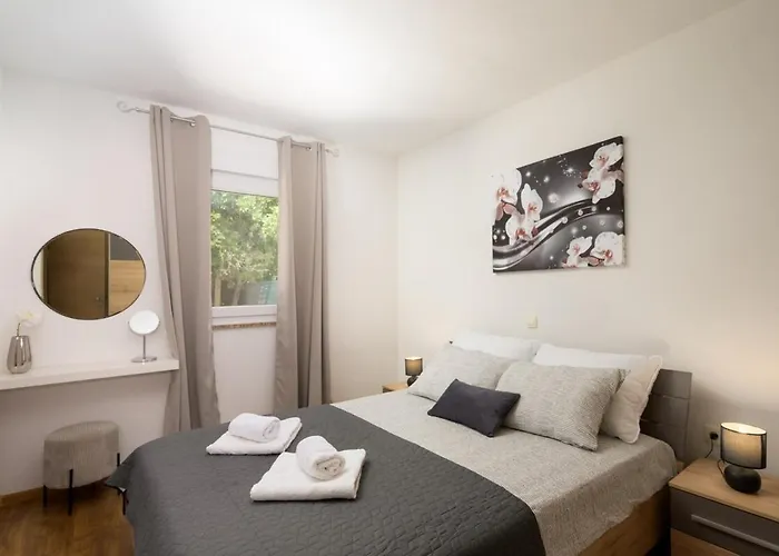 Tamara By Istrialux Loborika