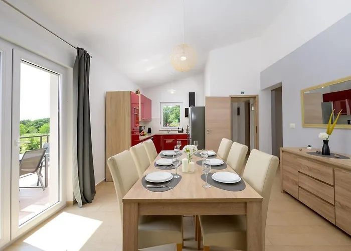 Tamara By Istrialux Loborika