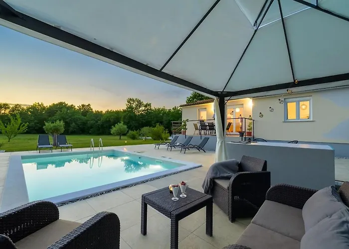 Tamara By Istrialux Villa *