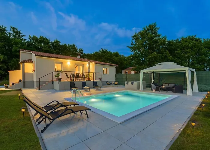 Tamara By Istrialux * Loborika